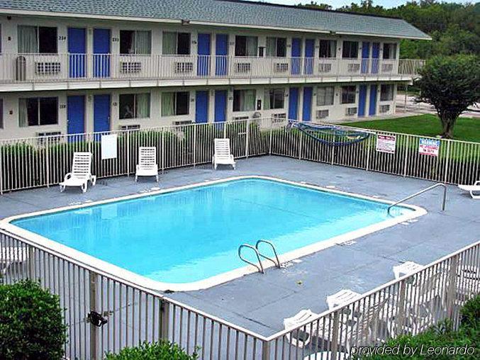 Motel 6-Clute, Tx Екстер'єр фото
