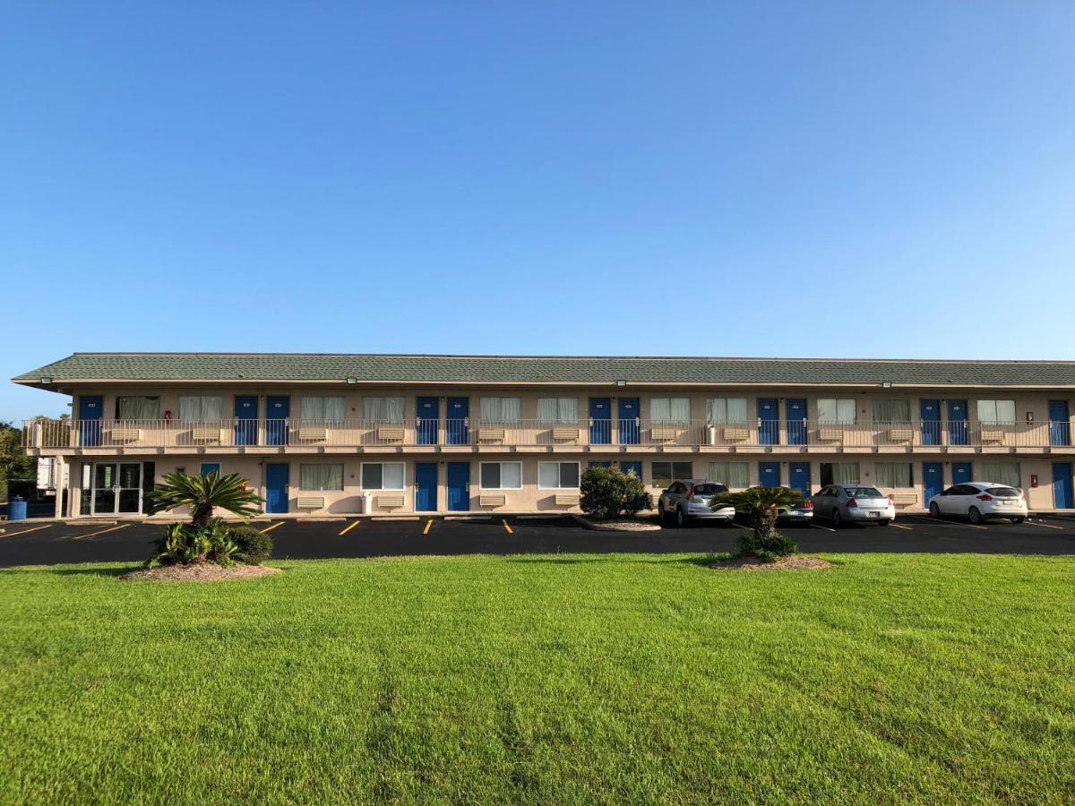 Motel 6-Clute, Tx Екстер'єр фото