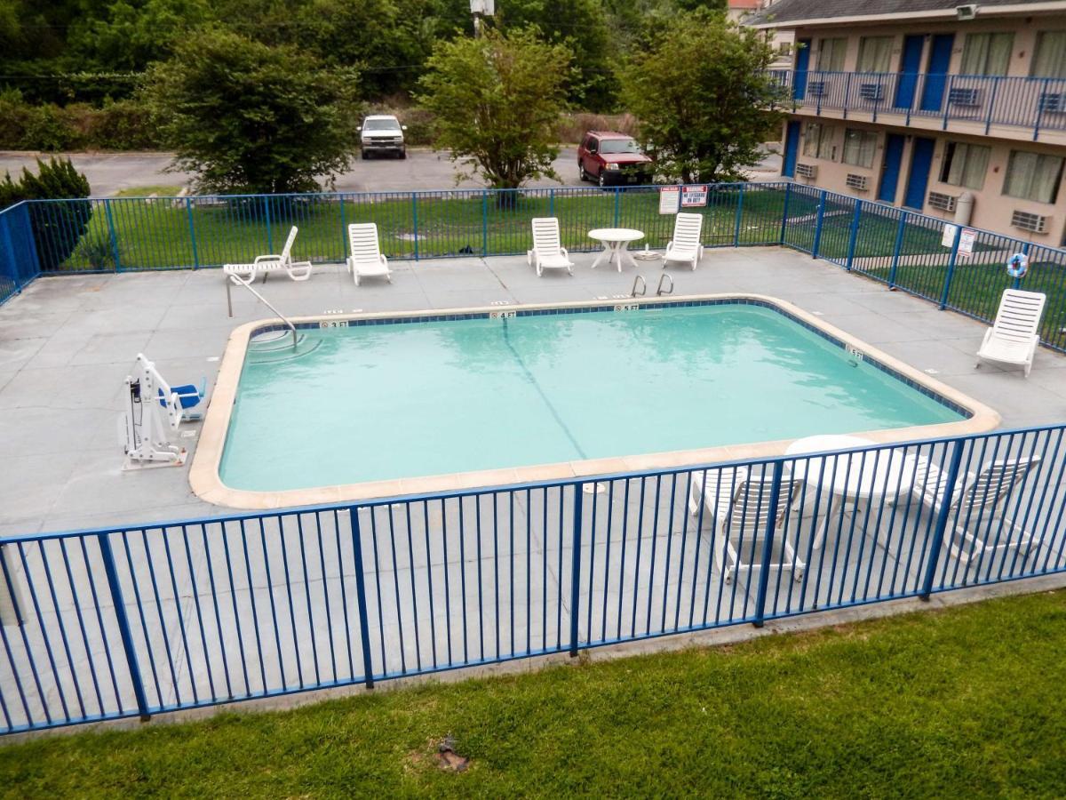 Motel 6-Clute, Tx Екстер'єр фото